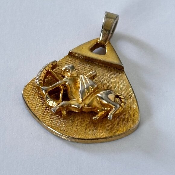 Sagittarius Zodiac Pendant Talisman Charm Jewelry Gold Tone Large Dimensional - Picture 1 of 4